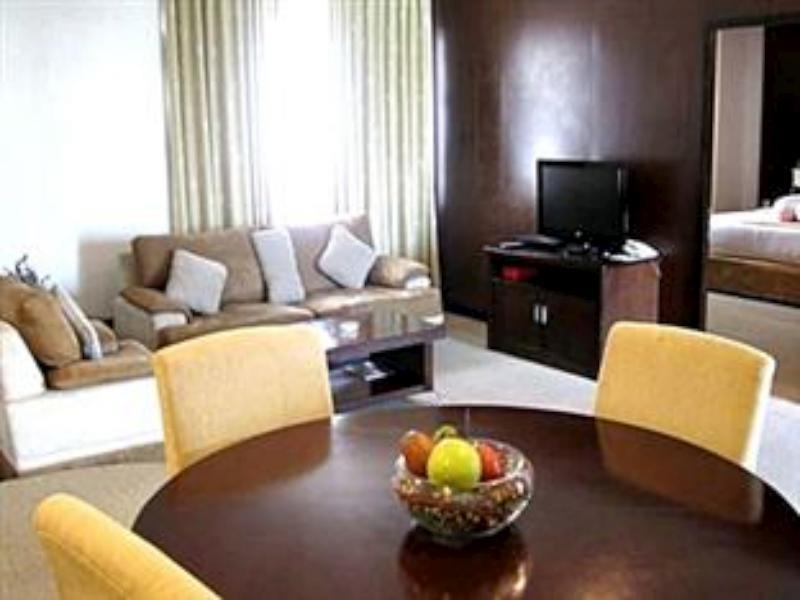 Plaza Inn Kendari Exterior foto