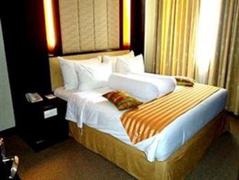 Plaza Inn Kendari Exterior foto
