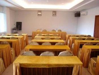Plaza Inn Kendari Exterior foto